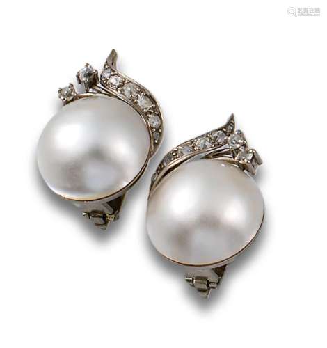 Earrings, 1960s, in platinum, with mabé pearls and old-cut d...