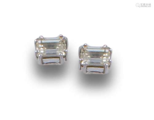 18kt white gold 18 kt. diamond stud earrings, emerald cut