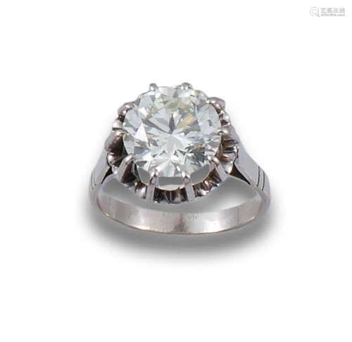 18kt. white gold solitaire with brilliant-cut diamond