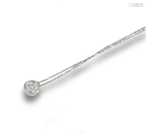 Pendant in 18 kt. white centre studded with diamonds with 18...