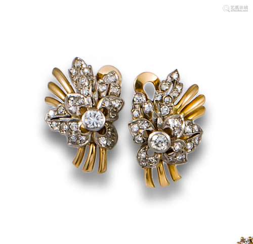 Earrings, 1940s, in 18 kt. yellow gold and platinum, with di...