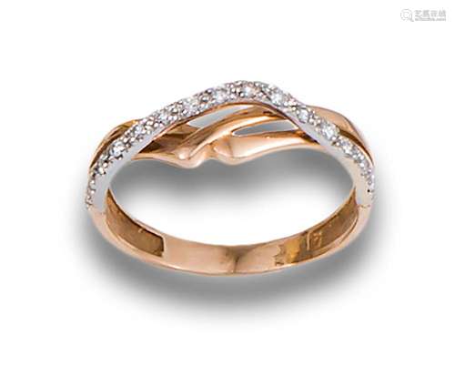 18kt white and rose gold ring with brilliant-cut diamonds.