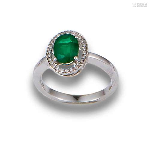 ROSETTE RING WITH DIAMONDS, EMERALD, WHITE GOLD