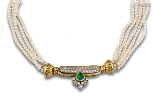 4 STRAND EMERALD PEARL CHOKER WITH DIAMONDS