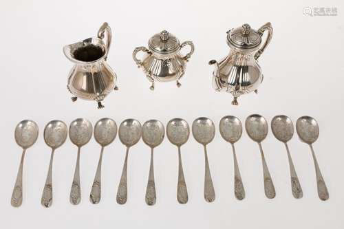 Set of 916 sterling silver ice cream spoons