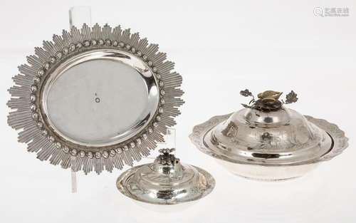 Set comprising two centrepieces with lid and tray in Turkish...