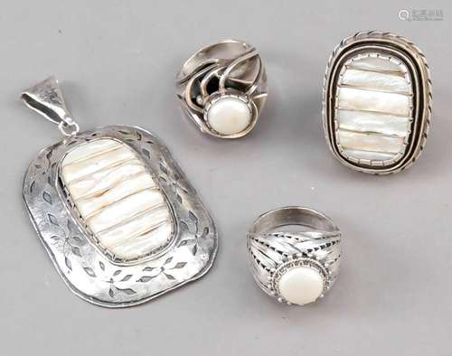 Four pieces of silver jewelry, pro