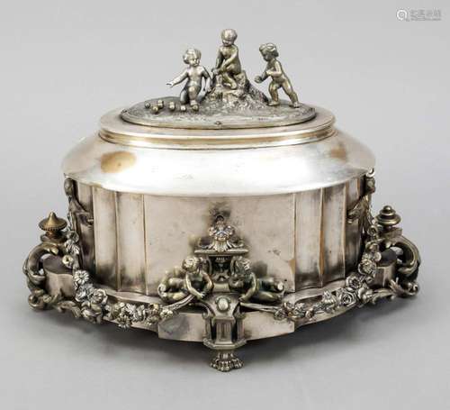 Large oval lidded box, c. 1900, pl