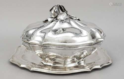 Large oval lidded bowl on tray, Po