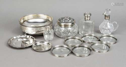 Mixed lot of 14 pieces, 20th c., d