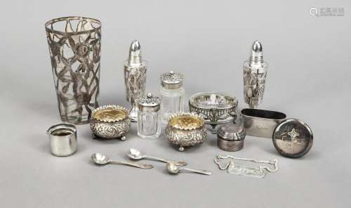 Set of 16 small pieces, 20th c., d
