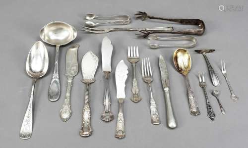 Mixed lot of 18 pieces of cutlery,
