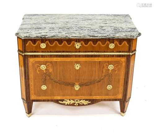 Chest of drawers in classicist