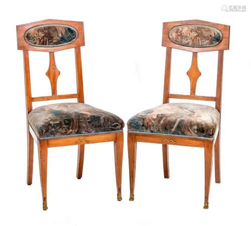 Pair of decorative chairs in B