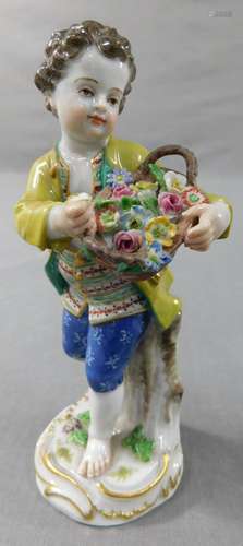 Meissen. Porzellan Figur. Gaertnerkind mit Blumenkorb.