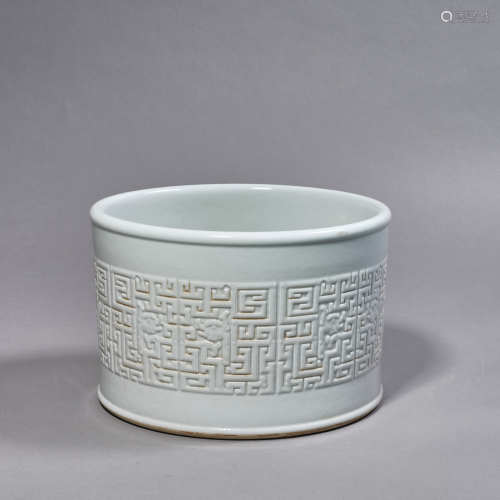 A Chinese Porcelain Famille Rose 
Chi Dragon Vase