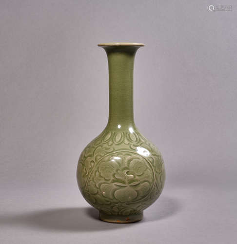 A Chinese Porceclain Yao-Type Carved Vase