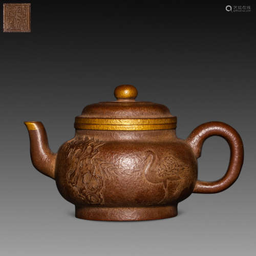 China Qing Dynasty
Purple Sand Drawing Gold Mouth Teapot