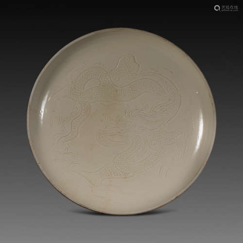 China Liao Dynasty
Ding kiln dragon pattern porcelain plate