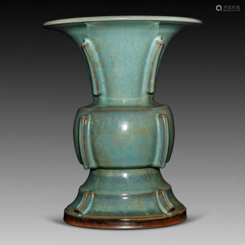 China Song Dynasty
Jun kiln porcelain vase