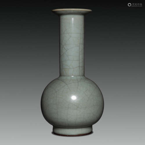 China Song Dynasty
celadon mallet bottle