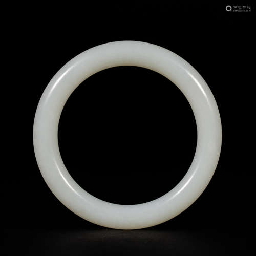 China Qing Dynasty
hetian white jade bracelet