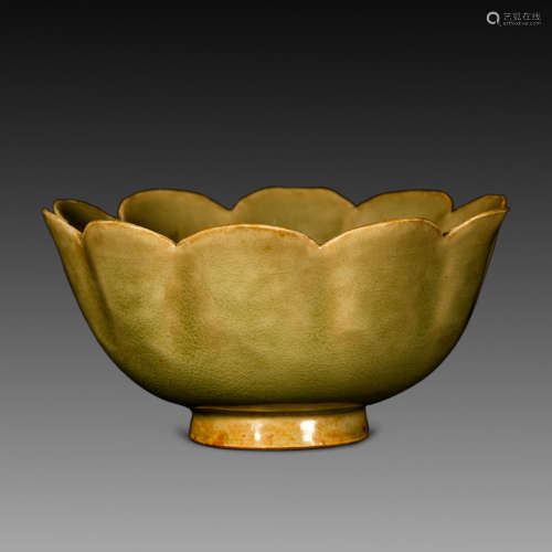 China Song Dynasty
Yaozhou kiln flower mouth cup
