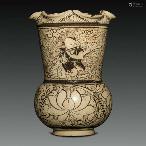 China Song Dynasty
Cizhou kiln vase with flower-shaped mouth