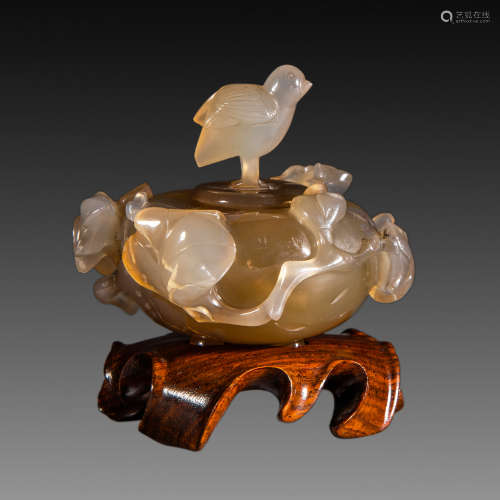 China Qing Dynasty
agate ornament