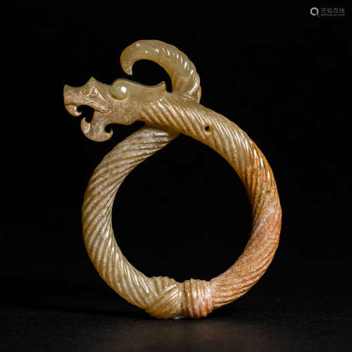 China Han Dynasty
Hetian jade twisted silk dragon