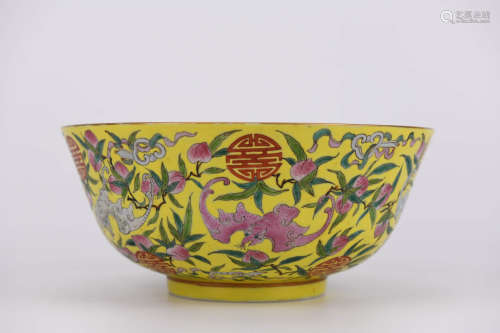 Famille Rose Bats and Peaches Bowl