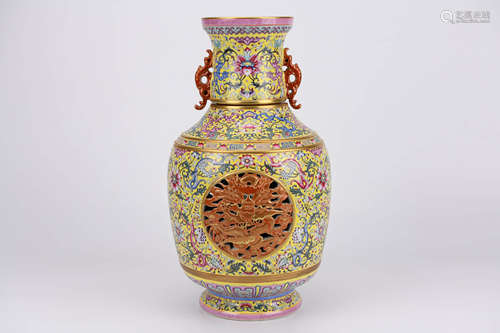 Red-Ground Yangcai Glaze Interlocking Lotus Dragon Vase