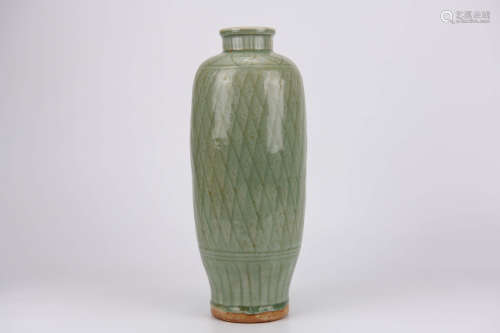 Longquan Kiln Celadon Glaze Vase