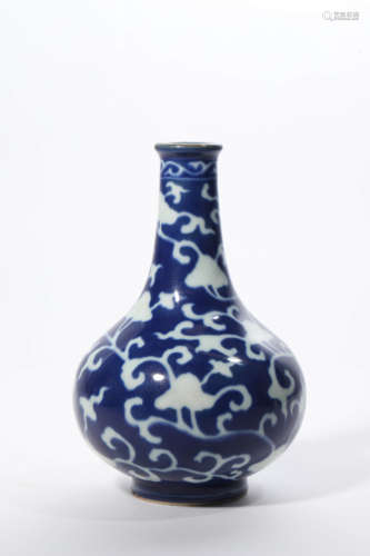 Blue and White Interlocking Lotus Bottle Vase