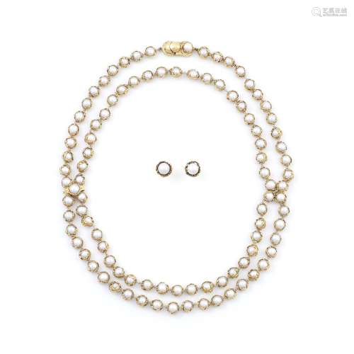 CHARLES DE TEMPLE: GOLD AND 'WRAPPED' CULTURED PEARL NECKLAC...