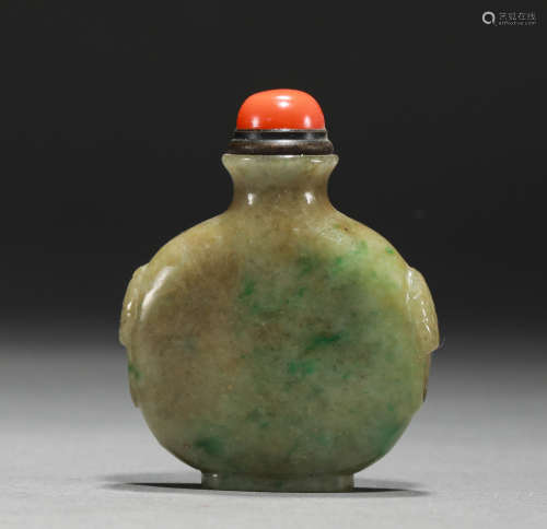 Jade snuff bottle in Qing Dynasty
