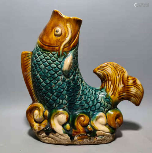 Three color fish shaped flower arrangement in Tang Dynasty