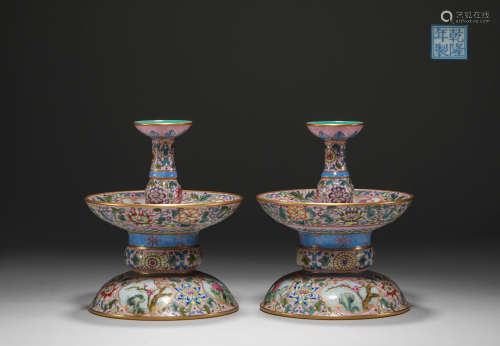 A pile of pastel candlesticks in the Qing Dynasty