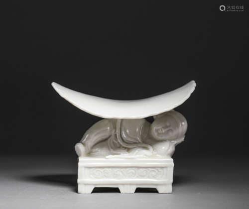 Ding kiln child pillow in Song Dynasty
