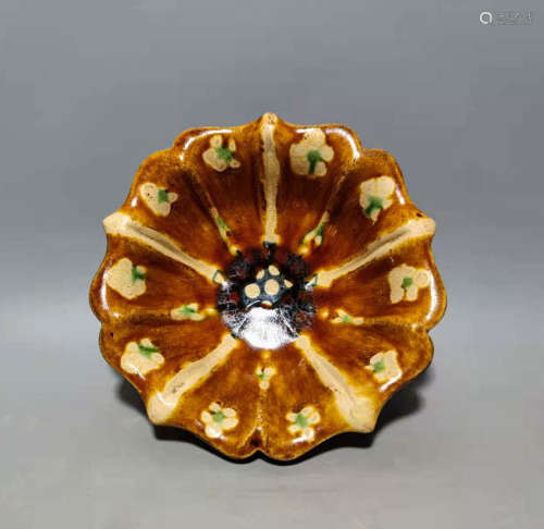 Three color sunflower mouth plate of Tang Dynasty