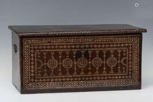 Pinyonet box; Aragon, 17th century. Wood and inlaid bone mar...