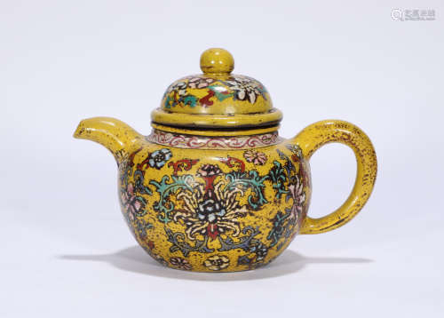 A Painted Yixing Glaze Teapot Qing Dynasty