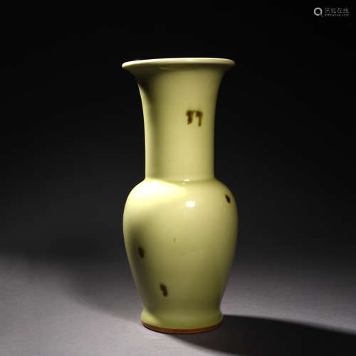 A Apple-Green Glaze Splashed Beaker Vase