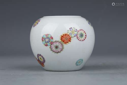 Famille Rose Flower Water Pot