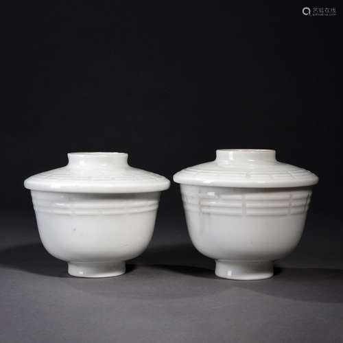 A Pair of White Glaze Eight Trigrams Cups and Covers