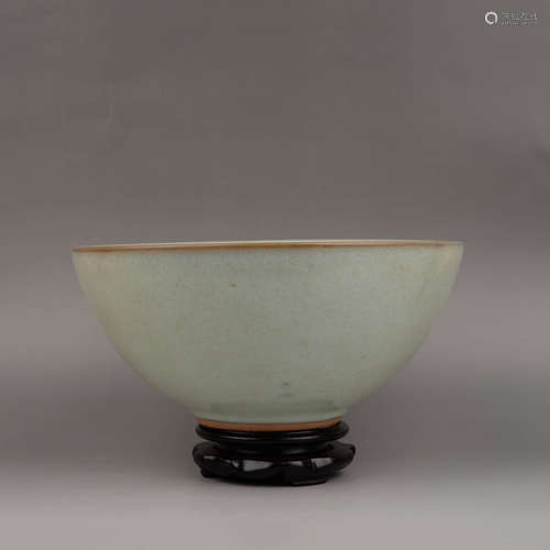 A Misty-Glaze Bowl