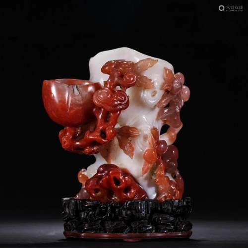 SOUTH RED AGATE LINGZHI FLOWER VASE