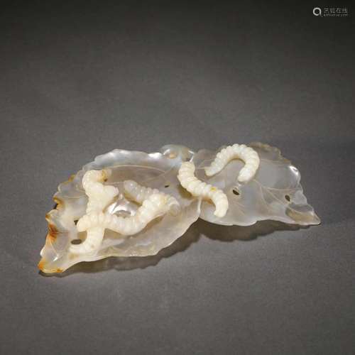 CARVED AGATE BAT-FORM PAPER WEIGHT