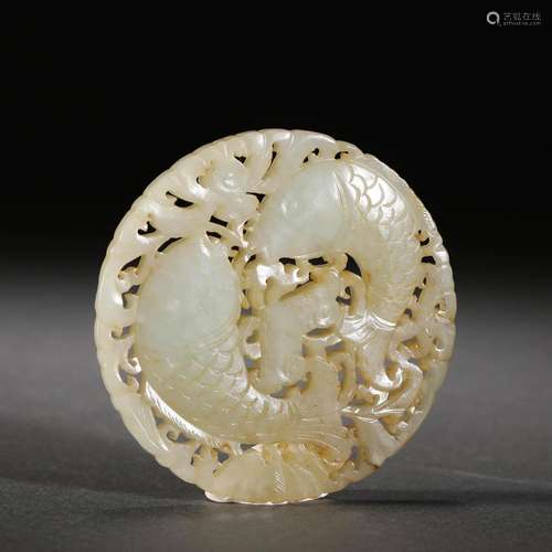 CARVED JADE TWIN-FISH PENDANT