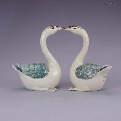 PAIR OF BIONIC PORCELAIN DUCK-FORM ZUN